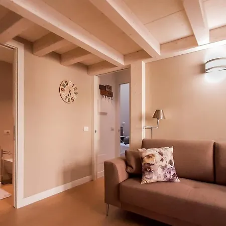 Joivy Sophisticated 2 Bedroom Loft For 4 * Milano