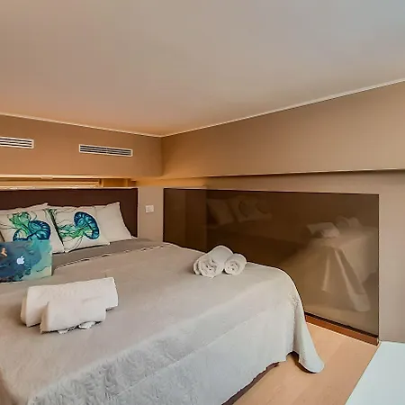 Joivy Sophisticated 2 Bedroom Loft For 4 Milano