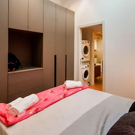 Joivy Sophisticated 2 Bedroom Loft For 4 * Mailand